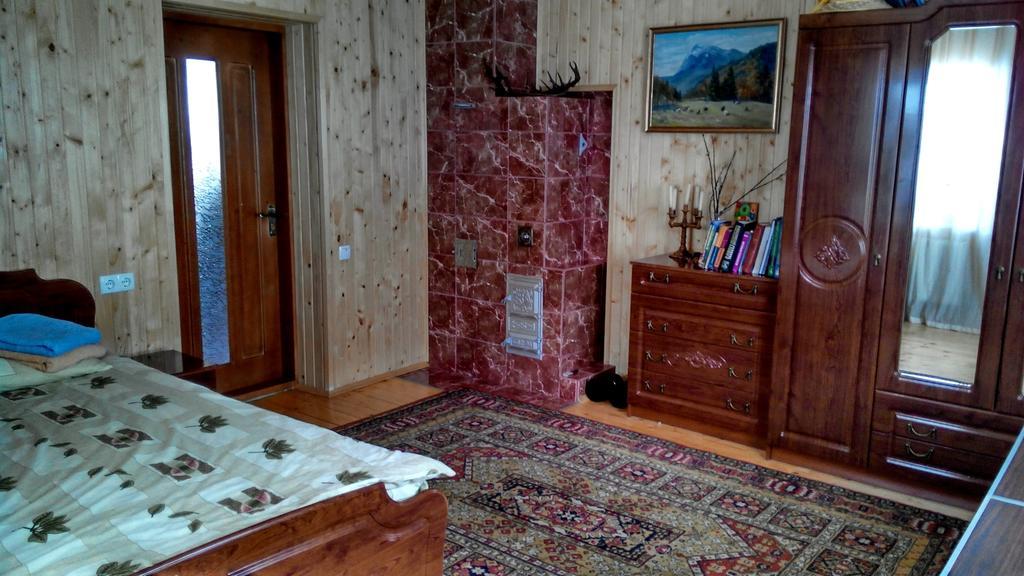 Cottage Ozerniy Lazeshchyna Habitación foto