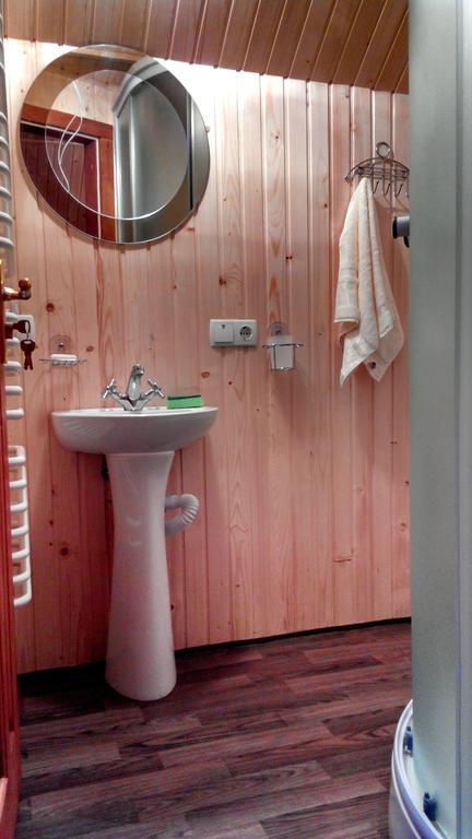Cottage Ozerniy Lazeshchyna Habitación foto