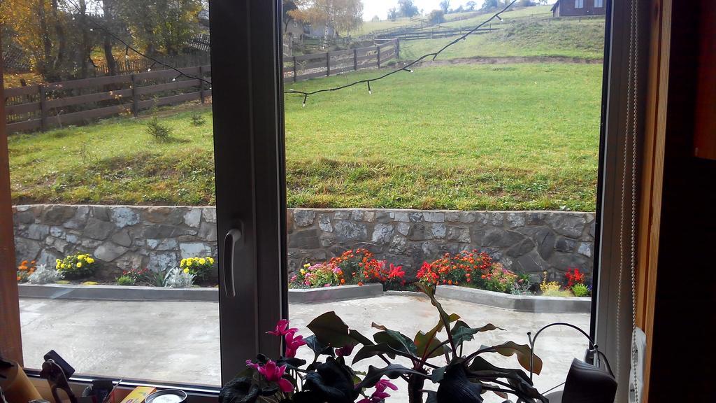 Cottage Ozerniy Lazeshchyna Exterior foto